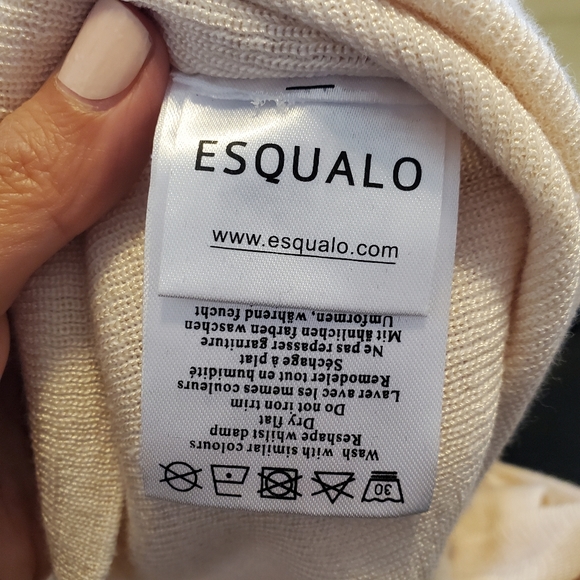 💗SOLD💗 Esqualo Open Shoulder Ruffle Sleeves Light Knit Sweater - Picture 10 of 11